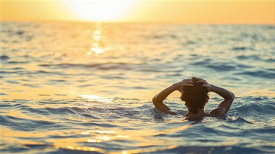 دراسة حديثة تحذر من تداعيات موجات الحر البحرية على صحة الإنسان والمجتمعات الساحلية